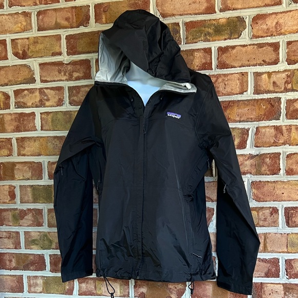 Patagonia Black Hooded zip up Rain coat Jacket with pockets. Medium - Picture 1 of 15